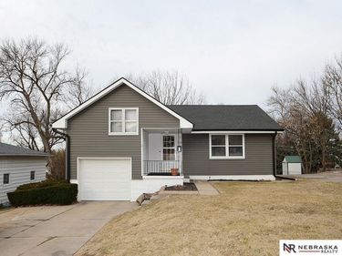 3016 S 49th Street, Omaha, NE 68106