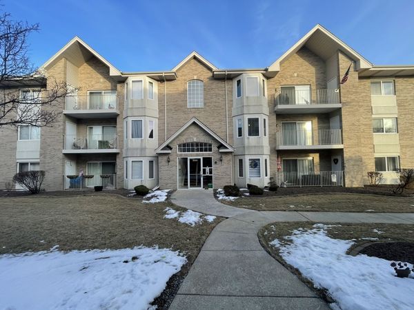 5331 W Mint Julip Drive, Unit 101, Alsip, IL 60803