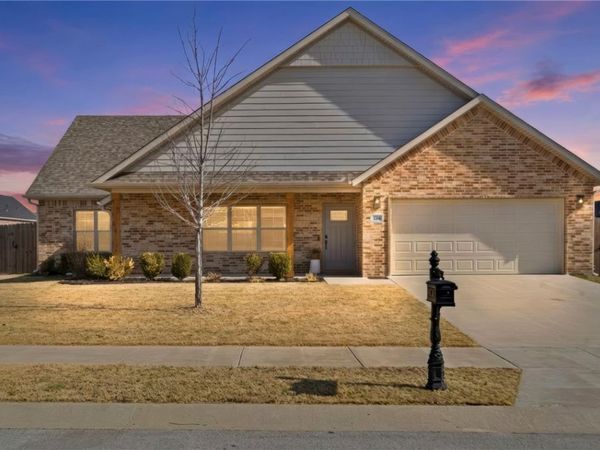 1266 Cassia Street, Tontitown, AR 72762