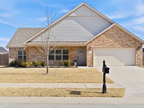 1266 Cassia Street, Tontitown, AR 72762