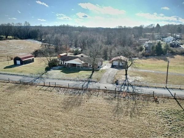 206 Wolf Creek Rd, FAYETTEVILLE, WV 25840