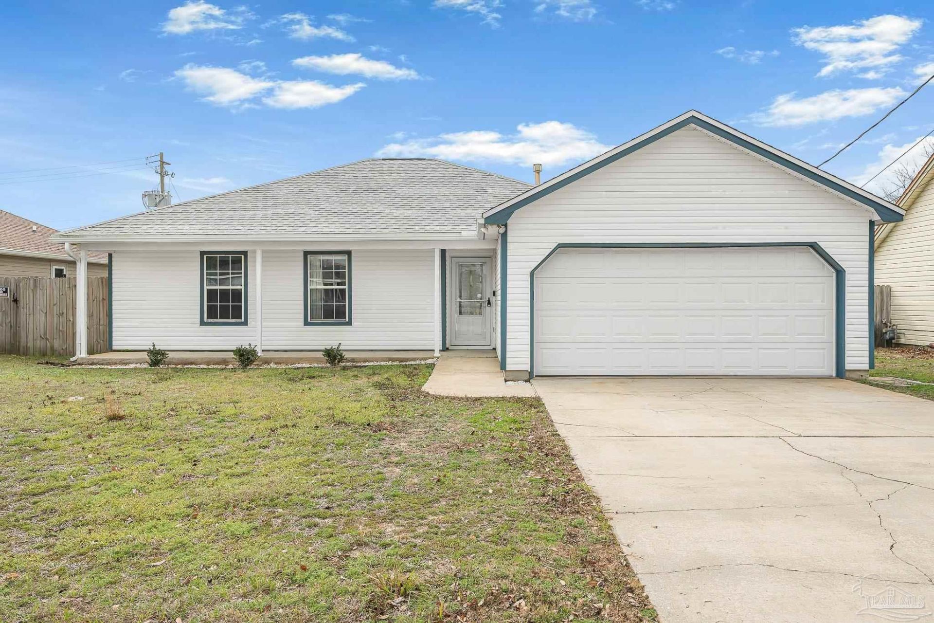 2285 Estate Cir, Navarre, FL 32566 Main Photo