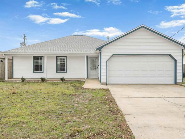 2285 Estate Cir, Navarre, FL 32566