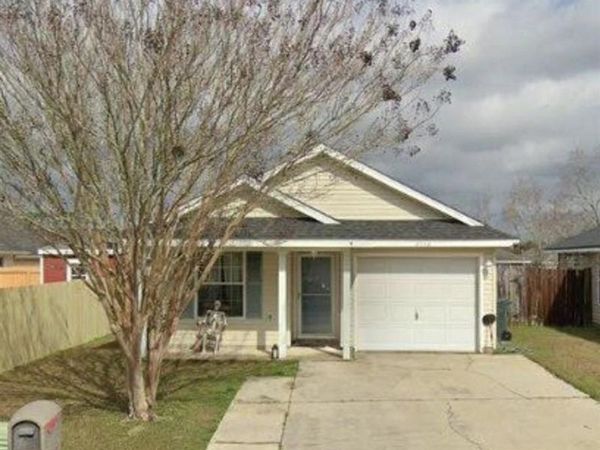 2332 Bur Oak Dr, Cantonment, FL 32533