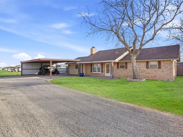1002 Bodenstein Terrace, Hobart, OK 73651