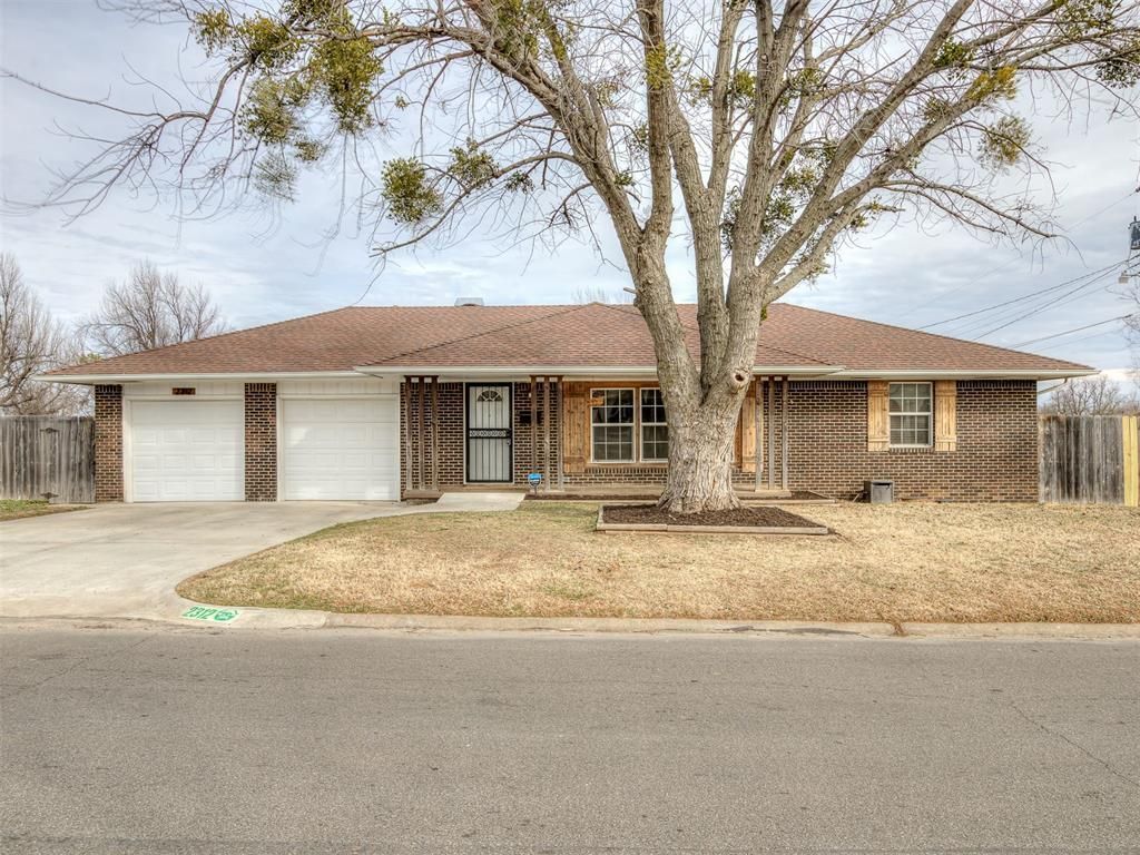 2312 N Key Boulevard, Midwest City, OK 73110 Main Photo