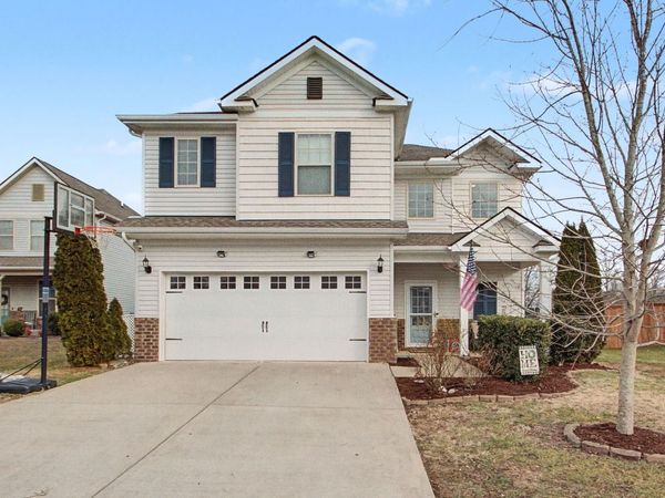 1020 Keeneland Dr, Spring Hill, TN 37174