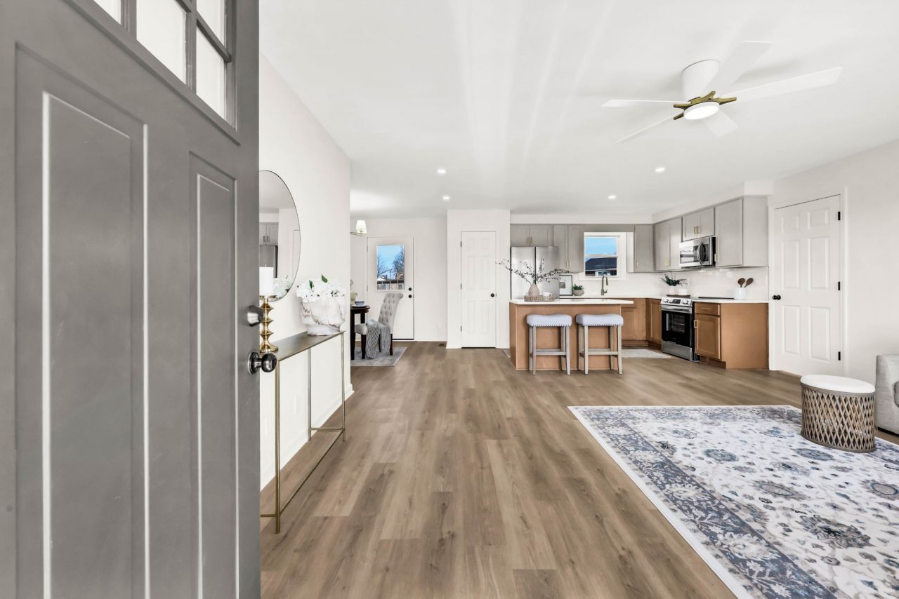 341 Cunningham Ln Clarksville, TN 37042