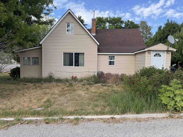 753 Fort Hall, American Falls, ID 83211