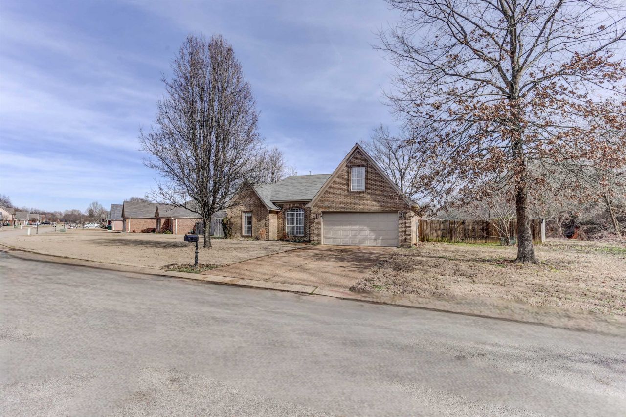 255 Cameron Dr, Oakland, TN 38060 Main Photo