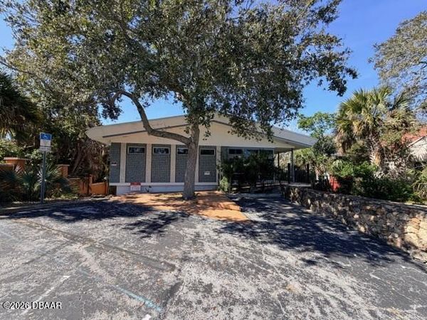 523 N Peninsula Drive, Daytona Beach, FL 32118