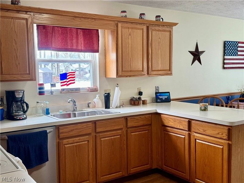 239 Syracuse Court, Elyria, OH 44035 Photo 10