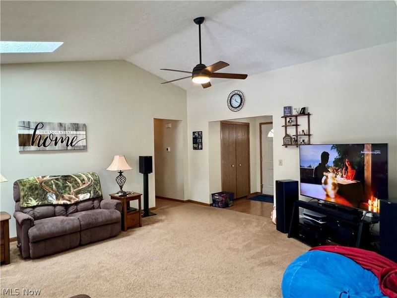 239 Syracuse Court, Elyria, OH 44035 Photo 2