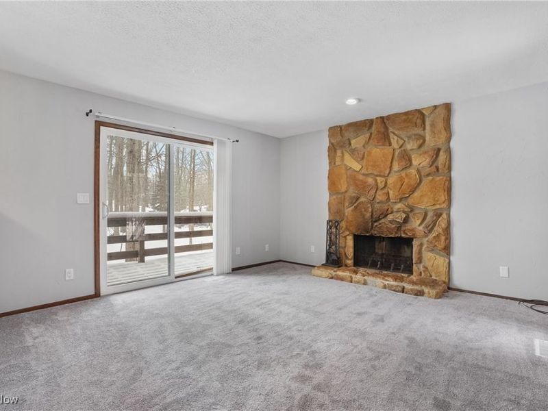 2072-2076 White Oak Drive, Stow, OH 44224 Photo 2