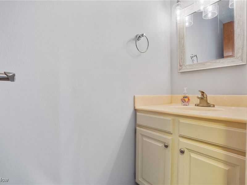 2072-2076 White Oak Drive, Stow, OH 44224 Photo 21