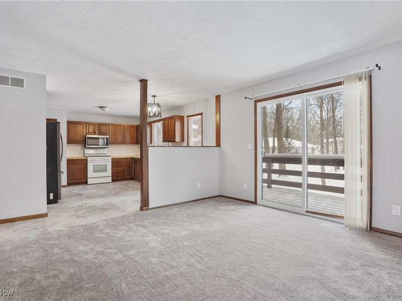 2072-2076 White Oak Drive, Stow, OH 44224 Photo 3