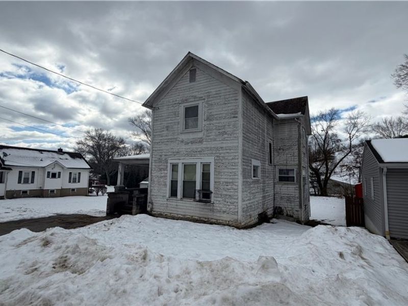 750 Cross Street, Newcomerstown, OH 43832 Photo 2