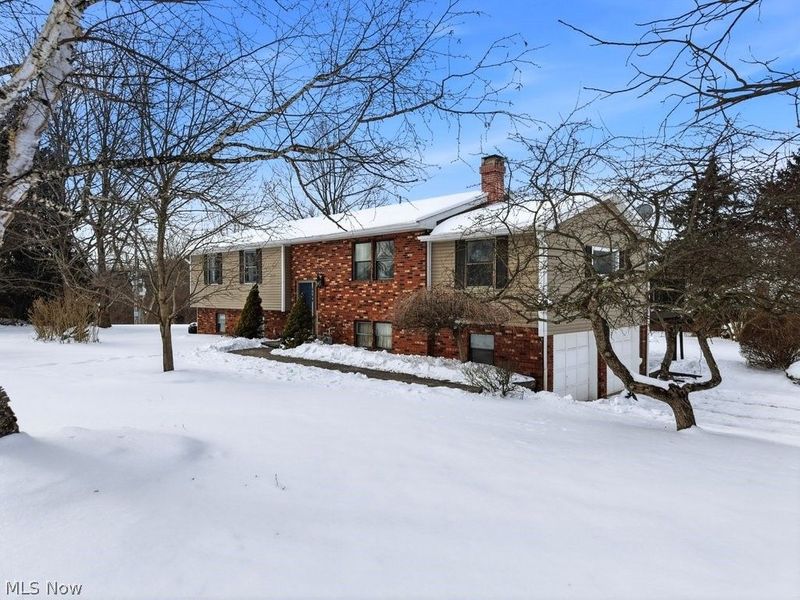 2190 Waterbury Drive, Uniontown, OH 44685 Photo 2