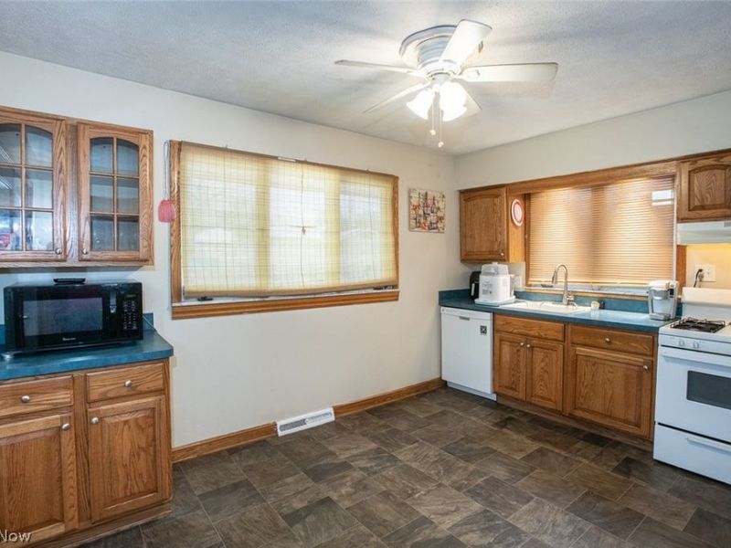 6624 Big Creek Parkway, Parma Heights, OH 44130 Photo 26