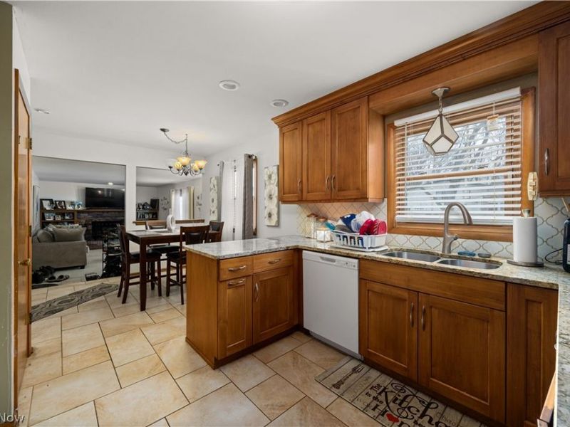 117 Woodview Drive, Elyria, OH 44035 Photo 12