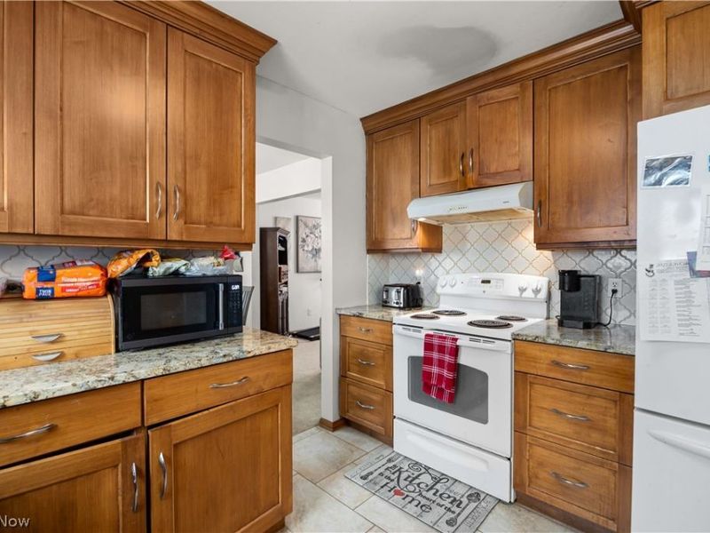 117 Woodview Drive, Elyria, OH 44035 Photo 13