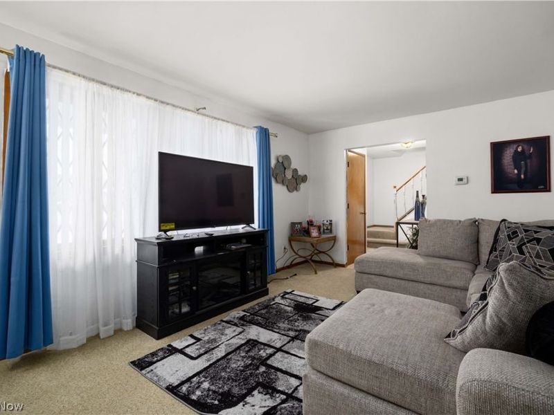 117 Woodview Drive, Elyria, OH 44035 Photo 8