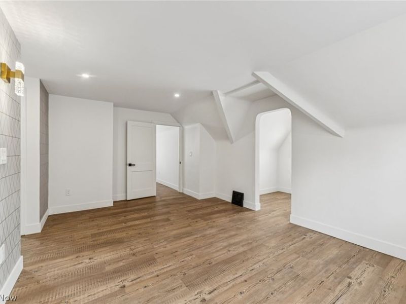 16305 Marquis Avenue, Cleveland, OH 44111 Photo 23