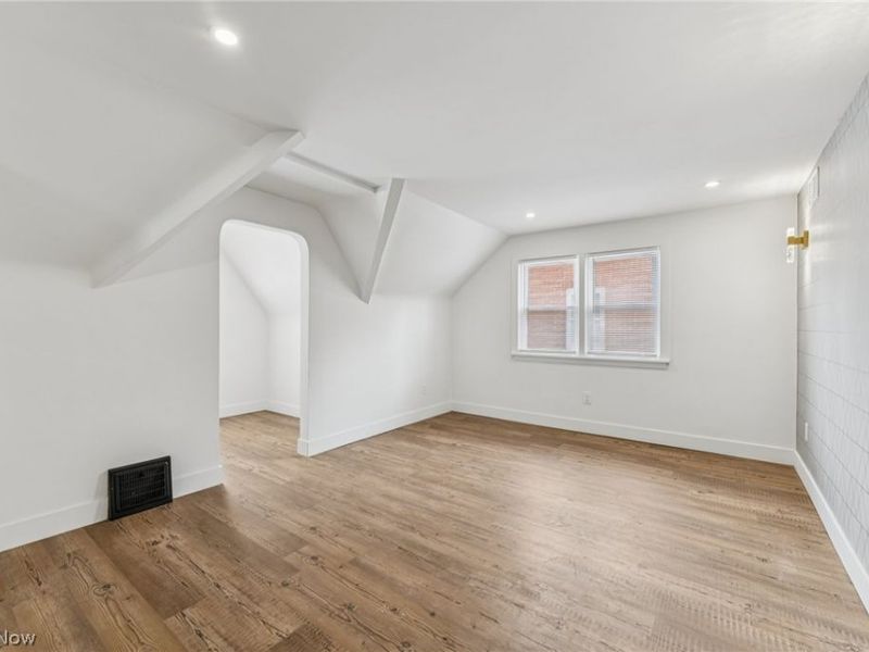 16305 Marquis Avenue, Cleveland, OH 44111 Photo 24