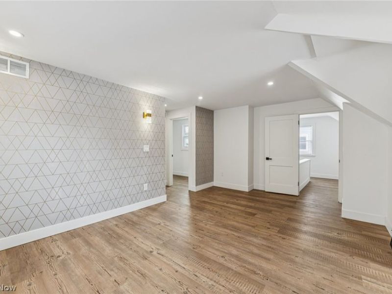 16305 Marquis Avenue, Cleveland, OH 44111 Photo 25