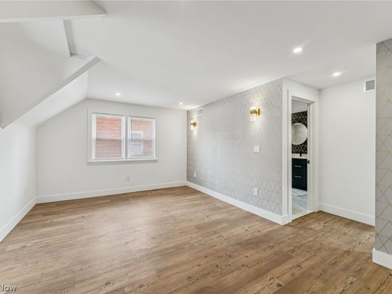 16305 Marquis Avenue, Cleveland, OH 44111 Photo 28