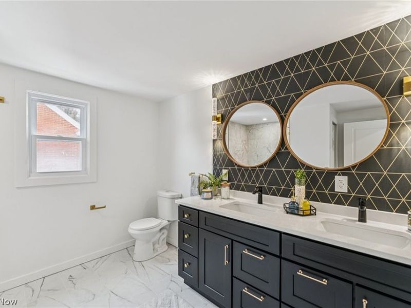 16305 Marquis Avenue, Cleveland, OH 44111 Photo 29