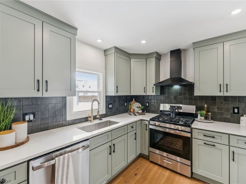 16305 Marquis Avenue, Cleveland, OH 44111 Photo 3