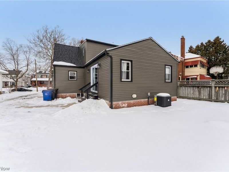 16305 Marquis Avenue, Cleveland, OH 44111 Photo 47