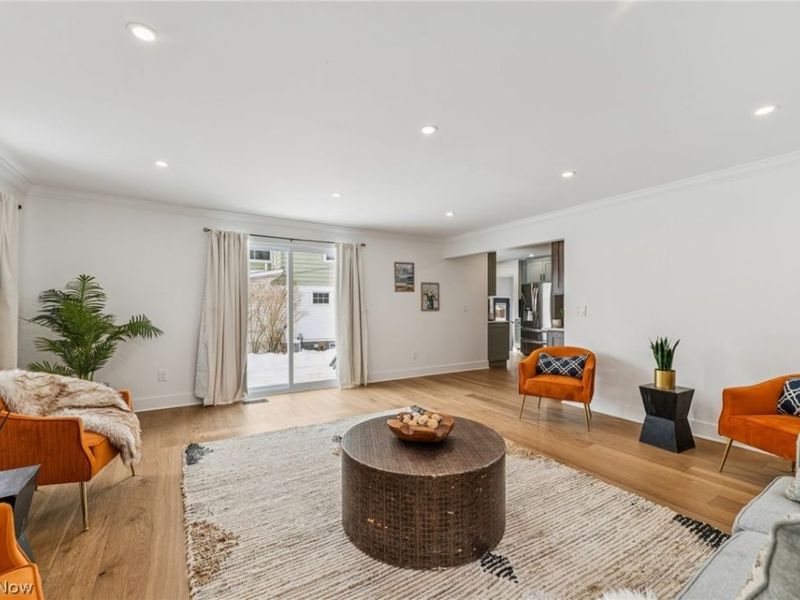 16305 Marquis Avenue, Cleveland, OH 44111 Photo 9