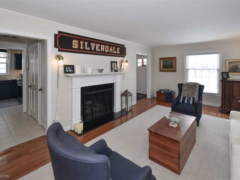 19438 Laurel Avenue, Rocky River, OH 44116 Photo 2