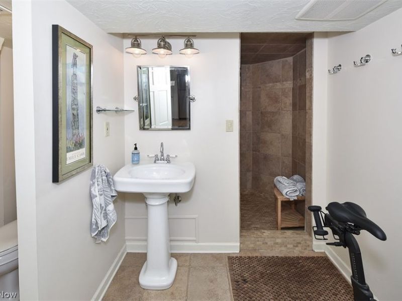 19438 Laurel Avenue, Rocky River, OH 44116 Photo 36