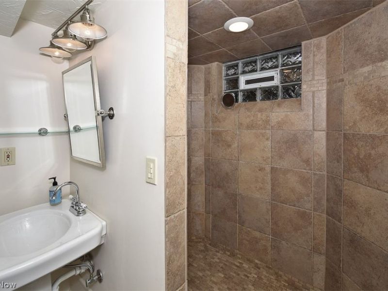 19438 Laurel Avenue, Rocky River, OH 44116 Photo 37