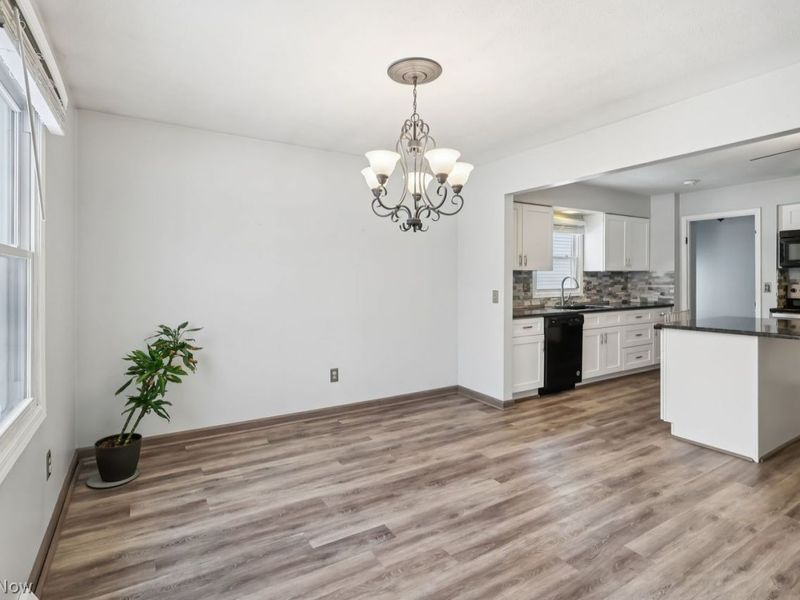 541 Orchardview Avenue, Seven Hills, OH 44131 Photo 12