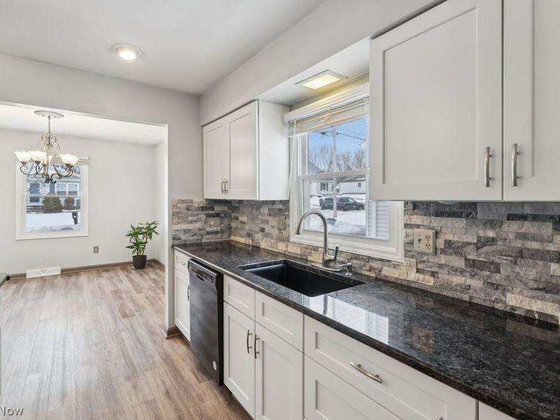 541 Orchardview Avenue, Seven Hills, OH 44131 Photo 18