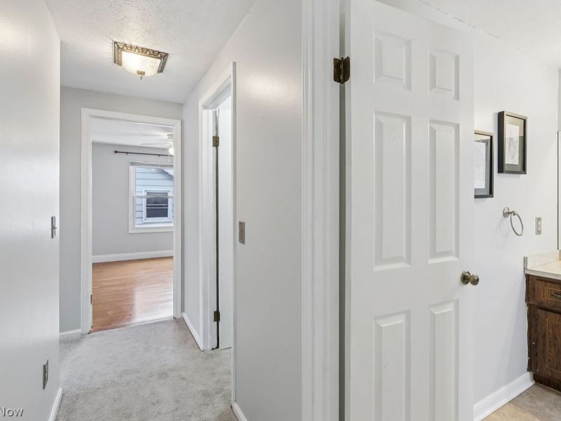 541 Orchardview Avenue, Seven Hills, OH 44131 Photo 19