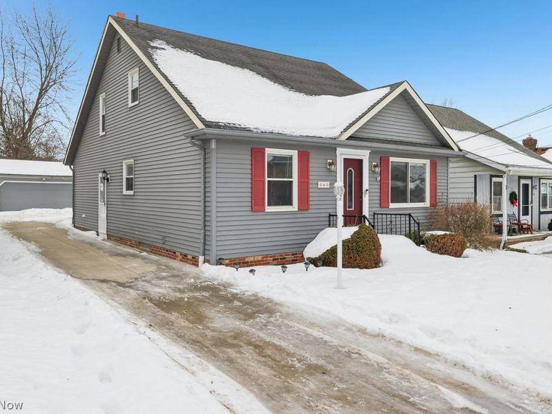 541 Orchardview Avenue, Seven Hills, OH 44131 Photo 2