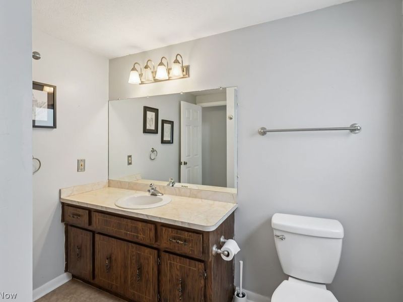 541 Orchardview Avenue, Seven Hills, OH 44131 Photo 37