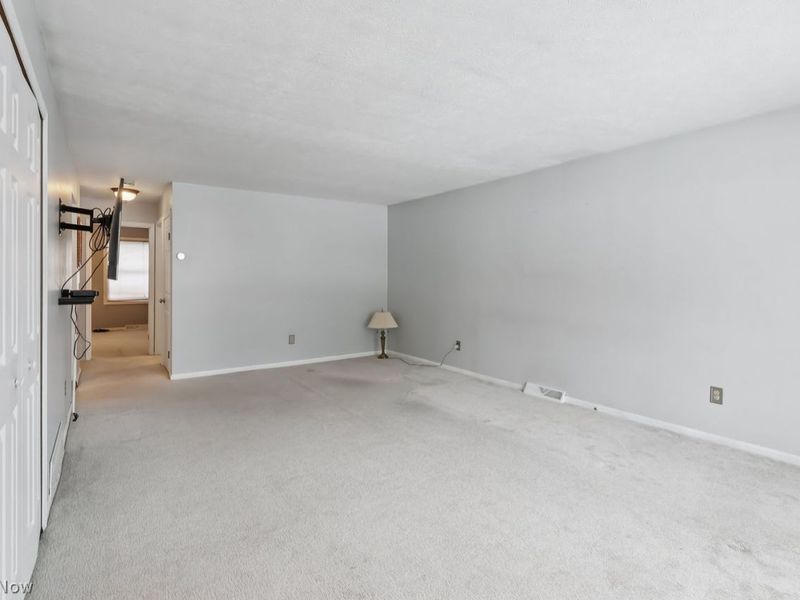 541 Orchardview Avenue, Seven Hills, OH 44131 Photo 8