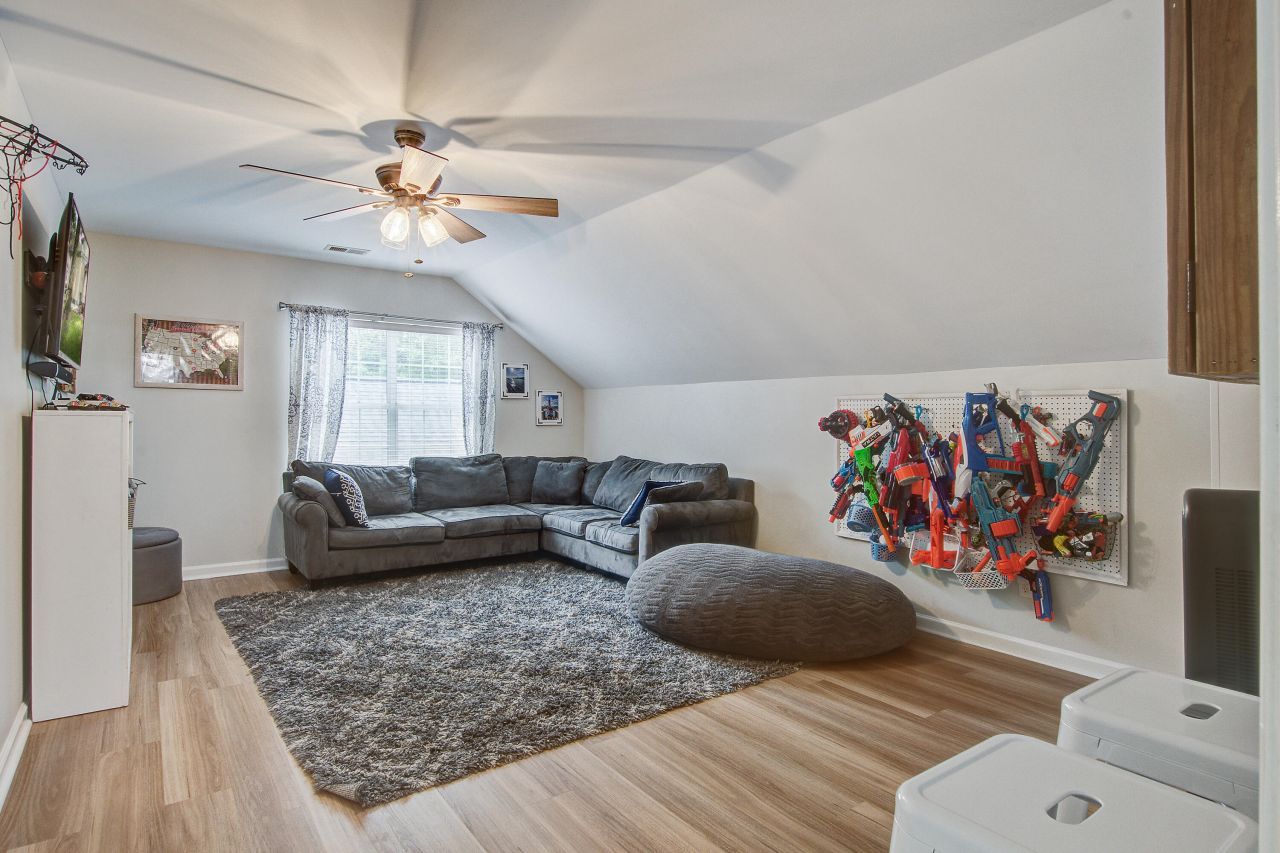 3242 Heathland Way Photo 28