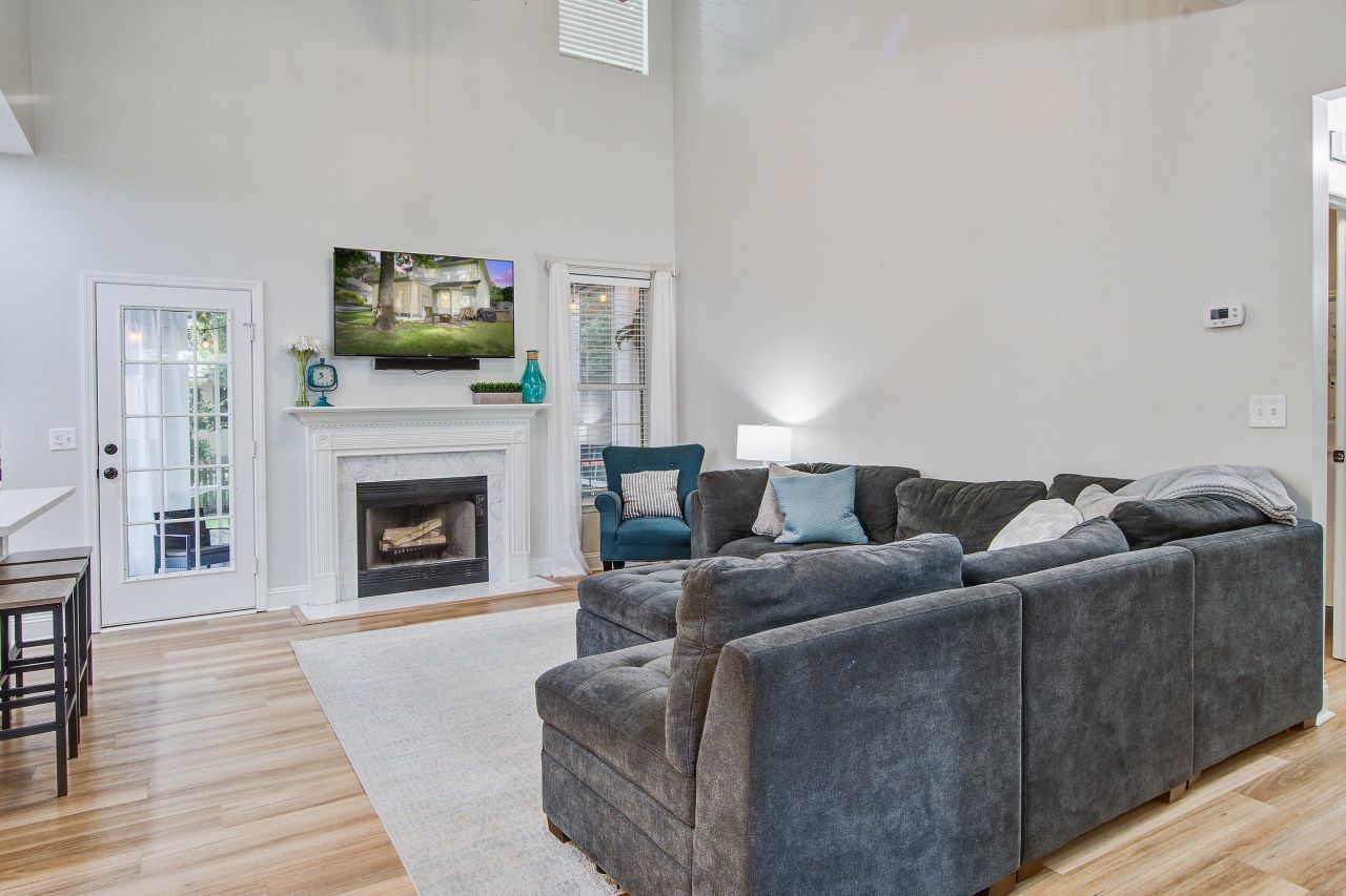 3242 Heathland Way Photo 6