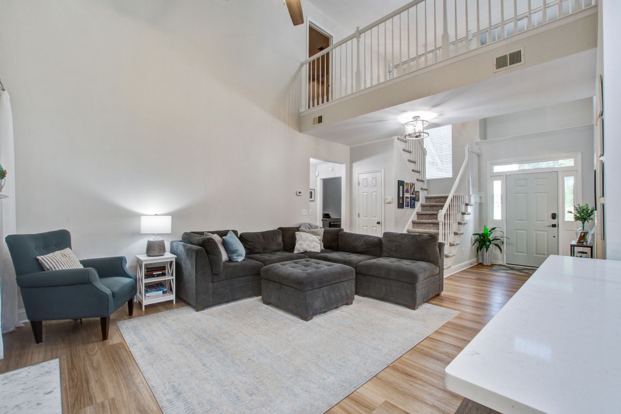 3242 Heathland Way Photo 8