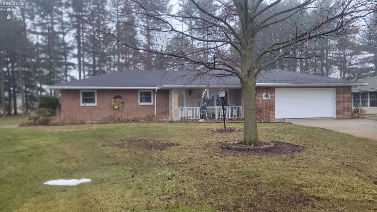 1533 Greenfield Court, Fremont, OH 43420 Main Photo