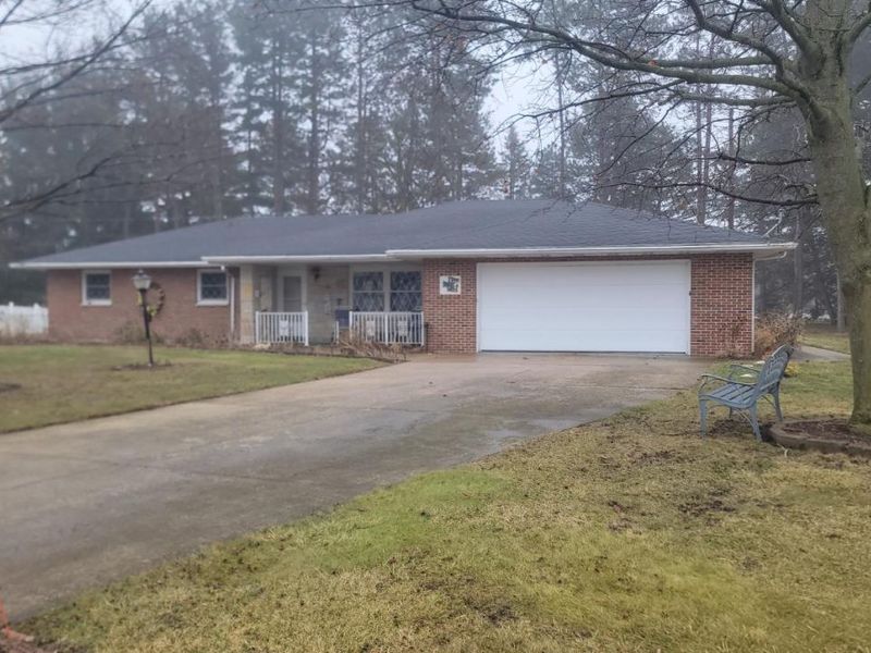 1533 Greenfield Court, Fremont, OH 43420 Photo 3