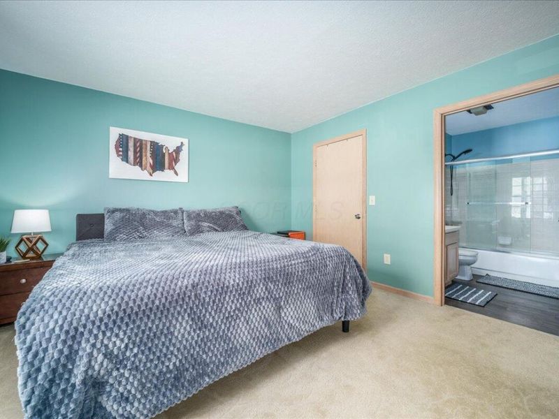 2411 Sportsman Drive, Grove City, OH 43123 Photo 4