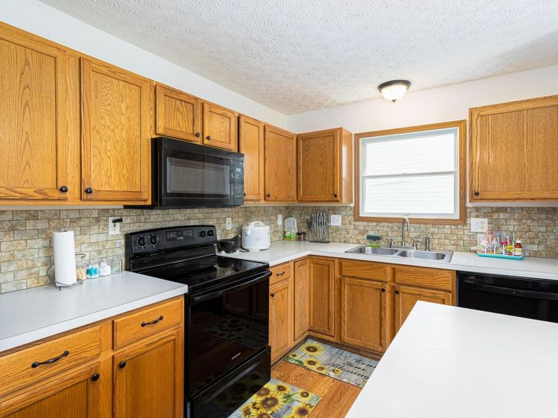 5713 Larksdale Drive , Galloway, OH 43119 Photo 24